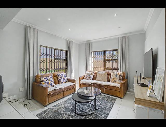 5 BEDROOM HOUSE FOR SALE IN BEVERLEY